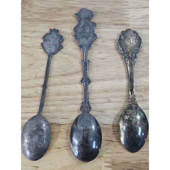 Lot of 21 Vtg Quality Souvenir Spoons Silver Plate Mixed Metals Enamel Charms - Picture 11 of 16